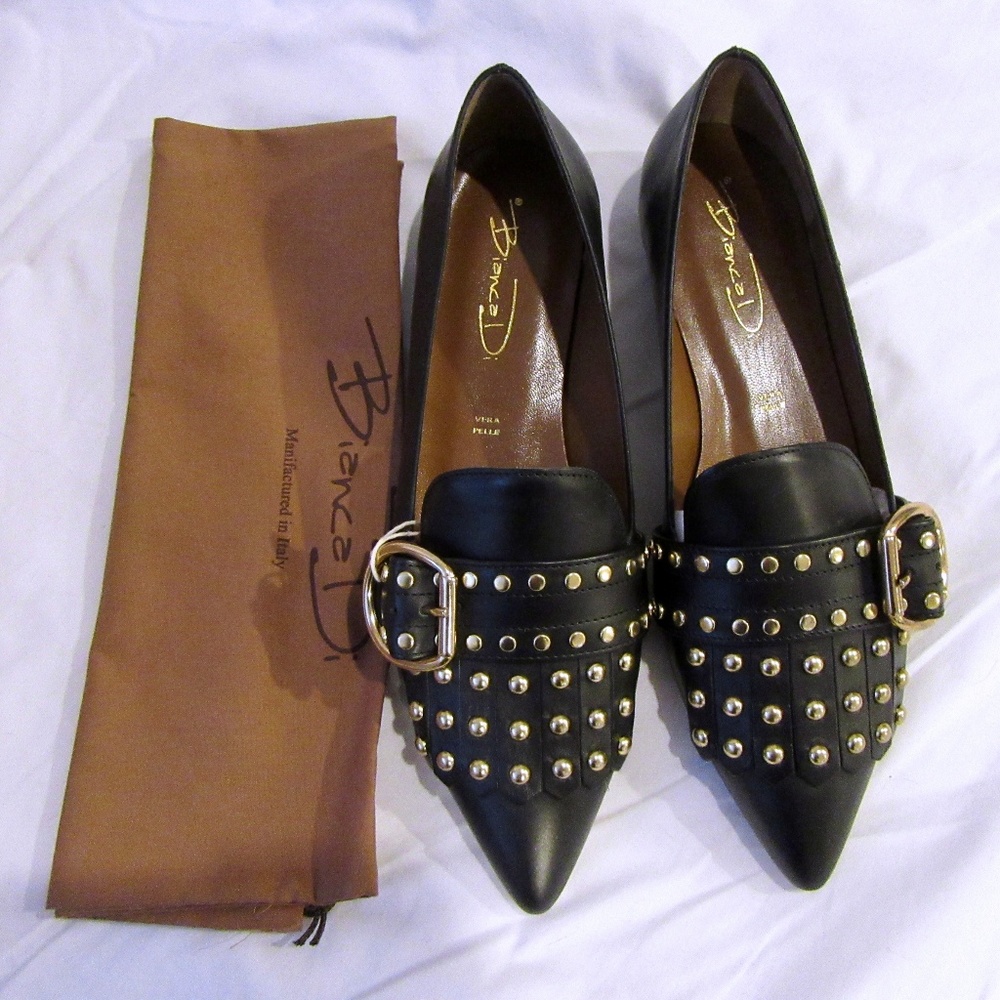 New BIANCA DI Vitello Black Gold Pointy Flats